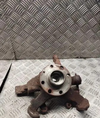 Front wheel hub
