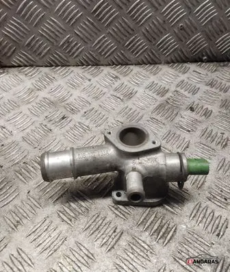 Volkswagen PASSAT B5.5 Engine coolant pipe/hose 038121133a