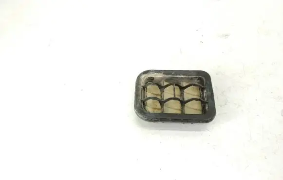 Audi A3 S3 8L Quarter panel pressure vent 1H0819465E
