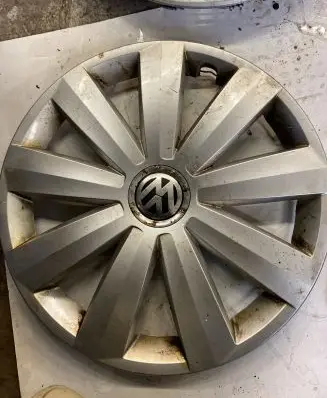 Volkswagen PASSAT B7 R16 wheel hub/cap/trim 