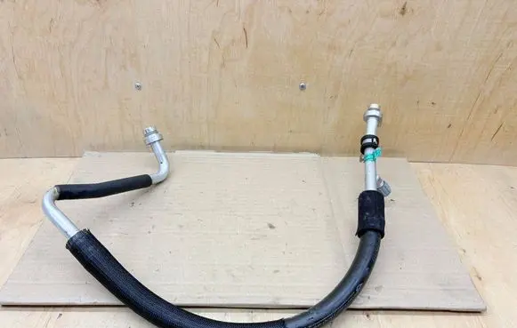 Renault Captur Air conditioning (A/C) pipe/hose 924547183R 12341F