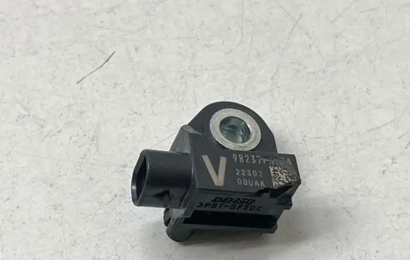 Subaru Crosstrek III Airbag deployment crash/impact sensor 98237FN07A 22302 00UAK