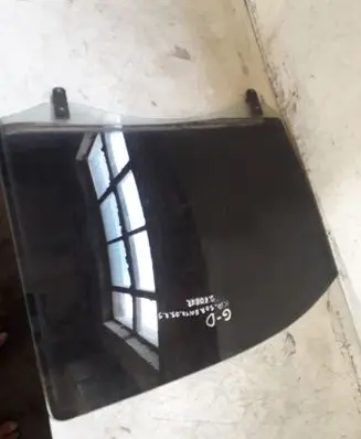 KIA Sorento Rear door window glass
