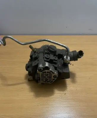Renault Trafic II (X83) Fuel injection high pressure pump H8200950493 8201024002 0445010205