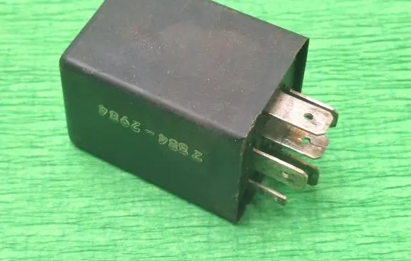 Volkswagen PASSAT B3 Other relay 321955531A 5WK1636