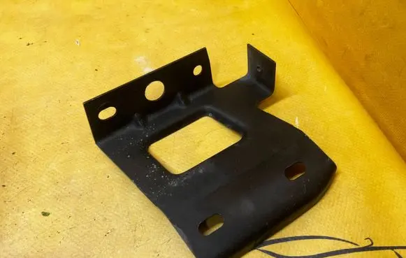 Chevrolet Corvette C5 Rear bumper mounting bracket BMP3983