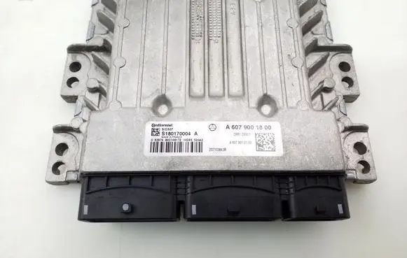 Mercedes-Benz A W176 Engine control unit/module A6079001800