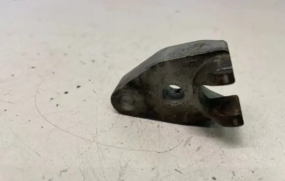 Volkswagen Polo V 6R Fuel Injector clamp holder 03P216
