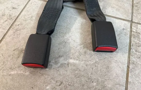 Ford Ranger Rear seatbelt buckle