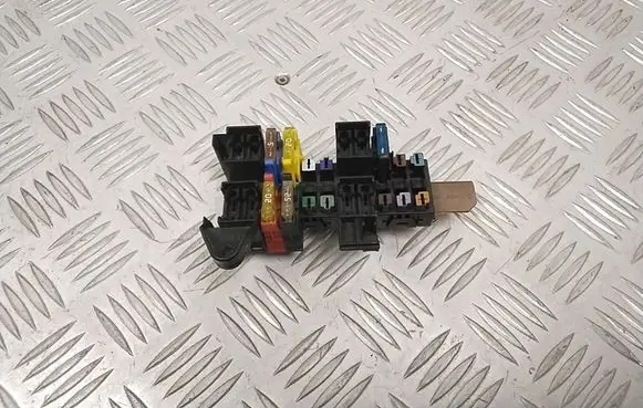 Mercedes-Benz Vito Viano W639 Fuse module A6395400050