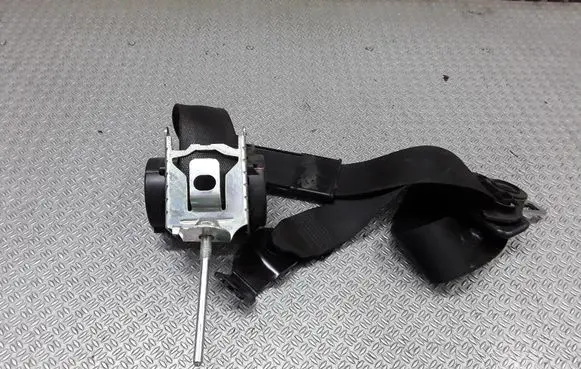 Opel Zafira B Front seatbelt 560834901
