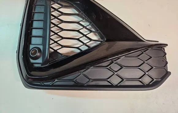 Audi Q2 - Front fog light trim/grill 91A807682Q