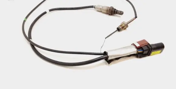 Volkswagen PASSAT B8 Lambda probe sensor 04L906262A