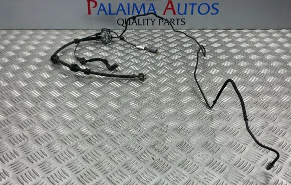 Peugeot 3008 III ABS brake wheel speed sensor 9843520180