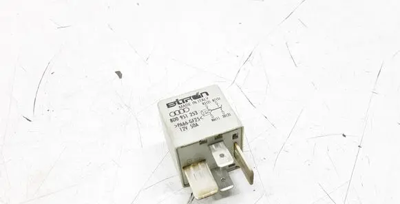 Volkswagen PASSAT B5.5 Other relay 8D0951253