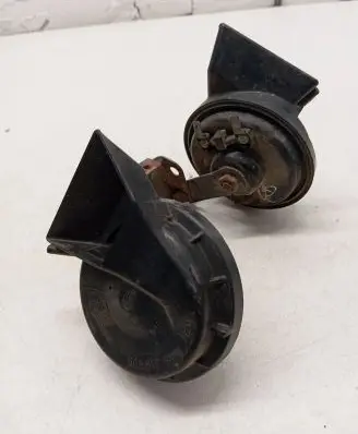 Mitsubishi Endeavor Horn signal 006812 006817