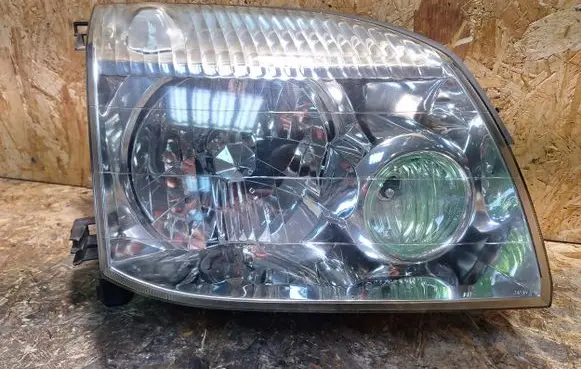 Nissan X-Trail T30 Headlight/headlamp