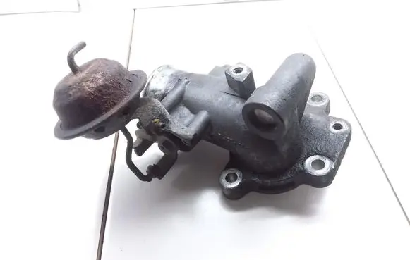 Toyota Yaris EGR valve 33010