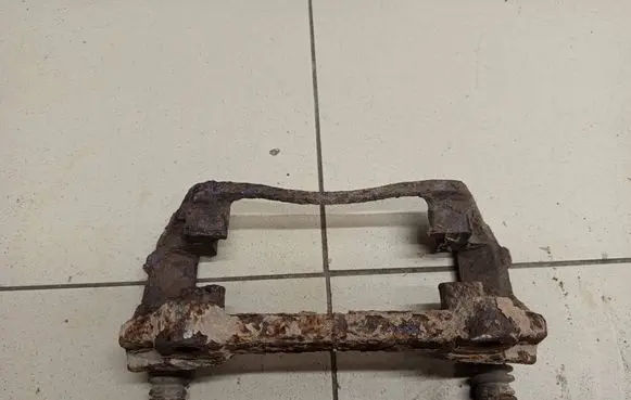 Renault Trafic II (X83) Front Brake Caliper Pad/Carrier 