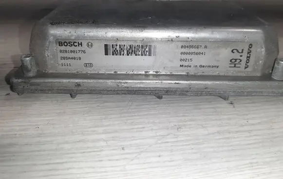 Volvo S80 Engine control unit/module 09496662A 0000056041 00215