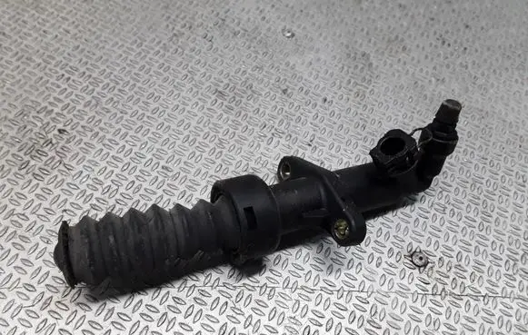 Peugeot 407 Clutch slave cylinder 