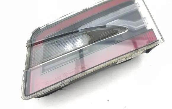Tesla Model S Tailgate rear/tail lights 100600600C
