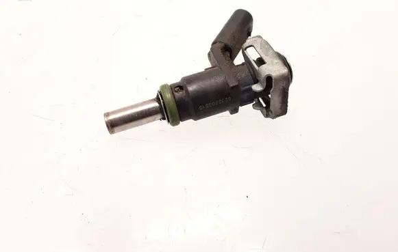 Mercedes-Benz B W245 Fuel injector A0000788749 6235B03510
