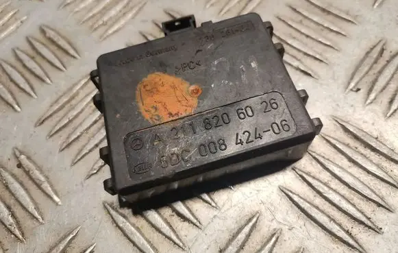 Mercedes-Benz E W211 Rain sensor 2118206026