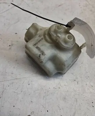 Volkswagen Touran I Master brake cylinder 1K1611301C