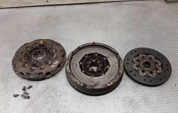 Toyota Avensis T250 Clutch set kit 3121005060c 3125005120 134500r010