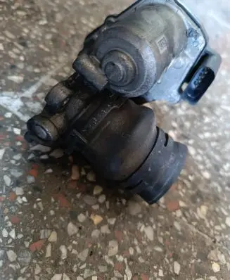 Audi A6 C7 Throttle valve 04L131501B A2C80881400