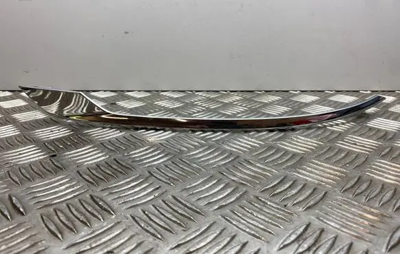 Volvo XC60 Rear bumper trim bar molding 31407984