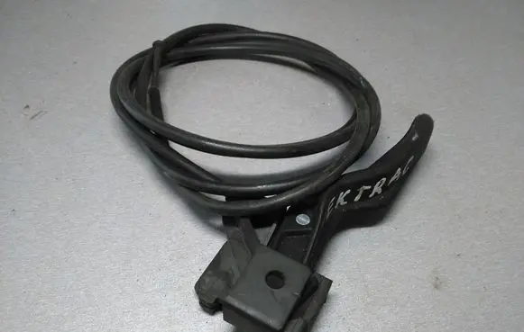 Opel Vectra C Engine bonnet (hood) release handle 24421819
