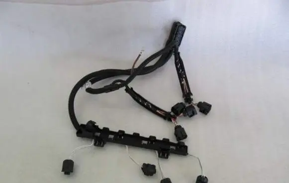 BMW 1 F20 F21 Fuel injector wires 12517608804 760880403