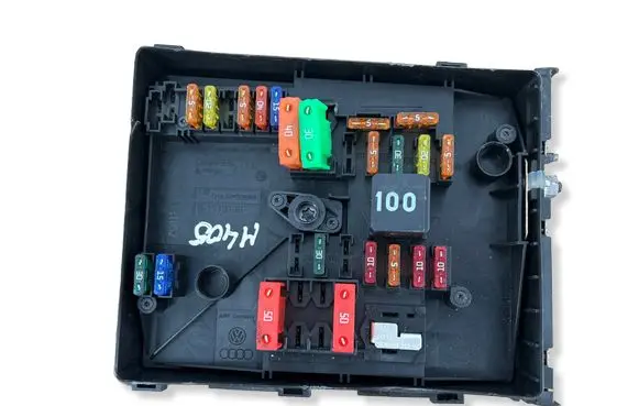 Volkswagen Golf VI Fuse box set 01718130 017181281