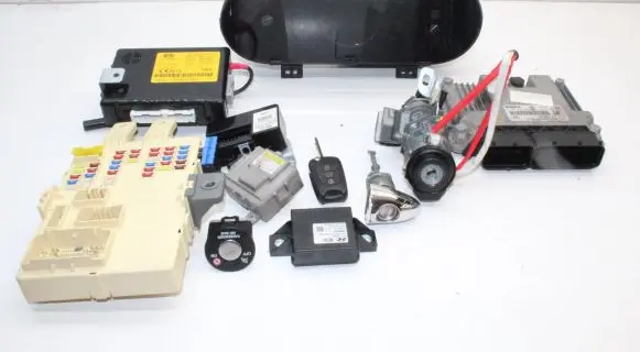 KIA Sportage Engine ECU kit and lock set 391012F571