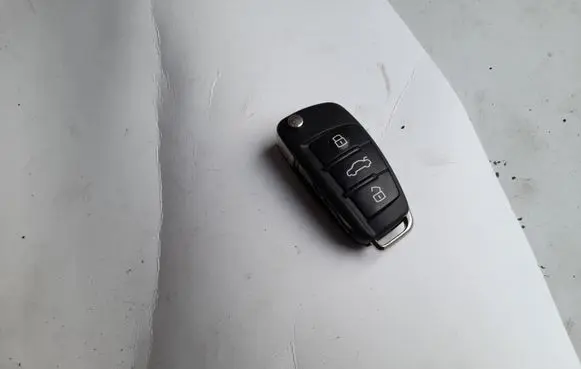 Audi A3 S3 8V Ignition key/card 8V0837220A
