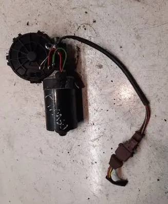Citroen Xsara Picasso Wiper motor 0390241443