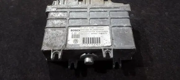 Volkswagen Golf III Engine control unit/module 0261203705 0261203706