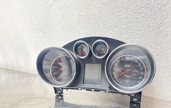 Opel Insignia A Speedometer (instrument cluster) 12844142