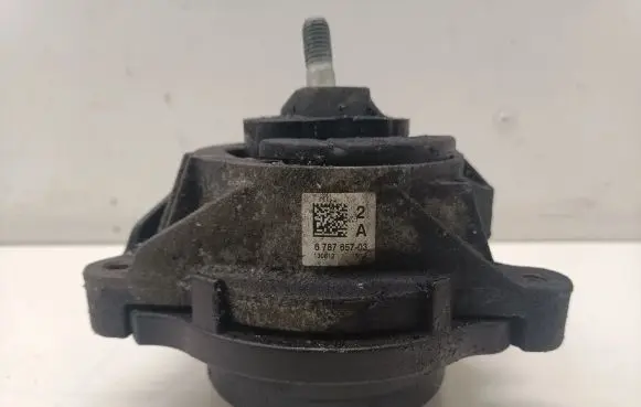 BMW 1 F20 F21 Engine mount bracket 6787657