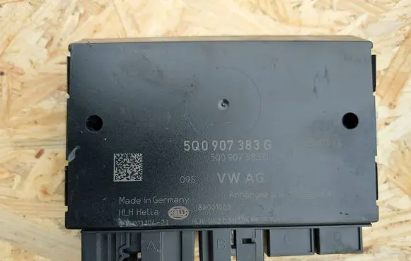 Volkswagen Golf VII Tow bar trailer control unit/module 5Q0907383G