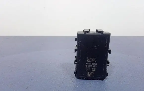 Toyota Camry Gateway control module 89111-33190