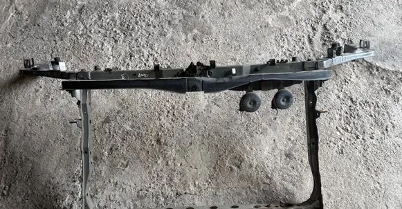 Toyota RAV 4 (XA30) Radiator support slam panel
