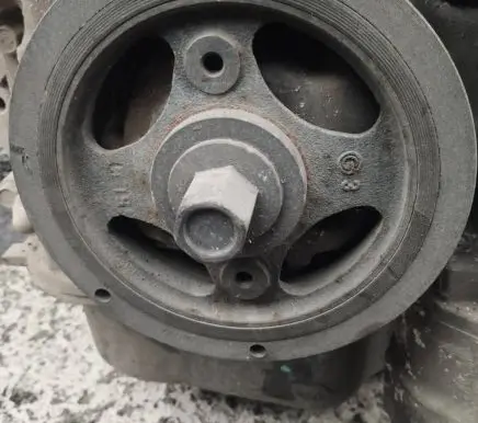 Toyota Avensis T270 Crankshaft pulley