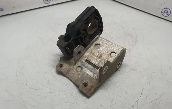 BMW 5 F10 F11 Radiator mount bracket 7186513 51117186513