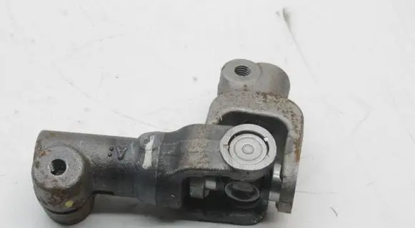 Nissan Note (E12) Steering column universal joint