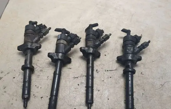 Peugeot 307 Fuel injectors set 0445110239