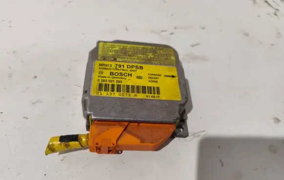 Mitsubishi Carisma Airbag control unit/module MR913791 0285001290 011370075H