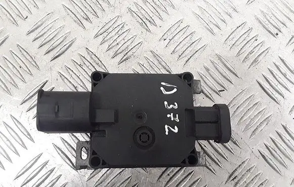 BMW 1 F20 F21 Coolant fan relay 940011401